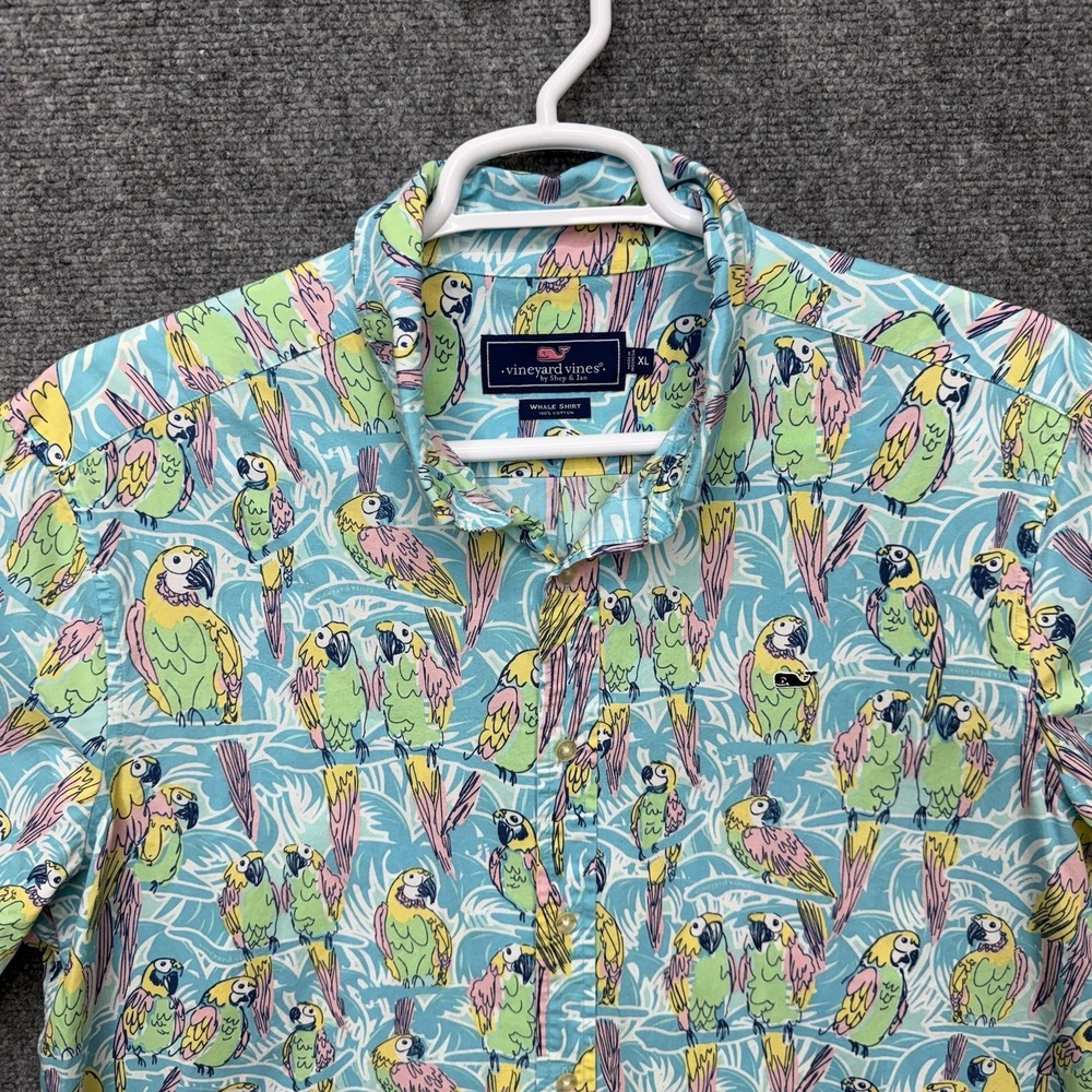 Vineyard Vines Whale Shirt Button Up short sleeve Parrots Hawaiian Men's size XL - Picture 10 of 10